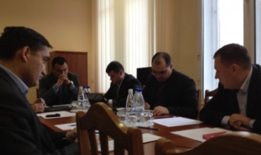 Din acest motiv, astăzi, Burlac îşi adună simpatizanţii la un protest în faţa Ministerului Agriculturii, unde vor avea loc audierile