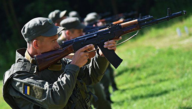 Генпрокурор Украины призвал усовершенствовать поставки вооружений в армию.