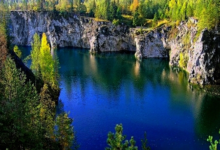 Карельские озера завораживают красотой. Фото: limontour.com