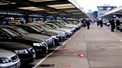  În cadrul cauzei penale au fost reținute 9 automobile și efectuate 12 percheziții la domiciliile membrilor grupului criminal. Foto: gândul.info