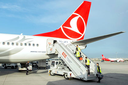 Турецкий перевозчик Turkish Airlines разрешил пассажирам проносить в ручной клади на борт ноутбуки и другие подобные гаджеты.