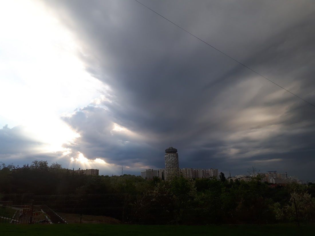 Avertisment meteo: Cod Galben de furtuni puternice în toată țara