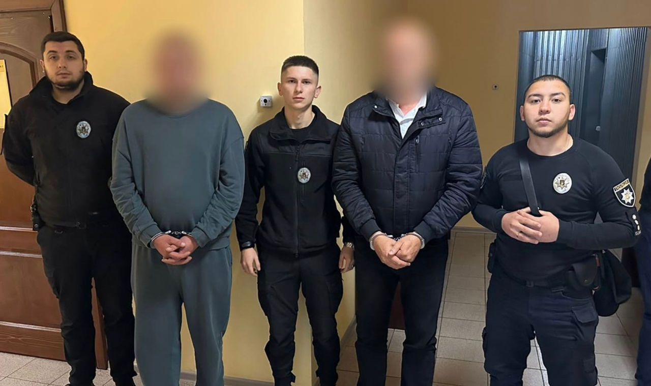 Двое граждан Молдовы пытались вывезти украинца в Кишинёв за 8 000 долларов.
