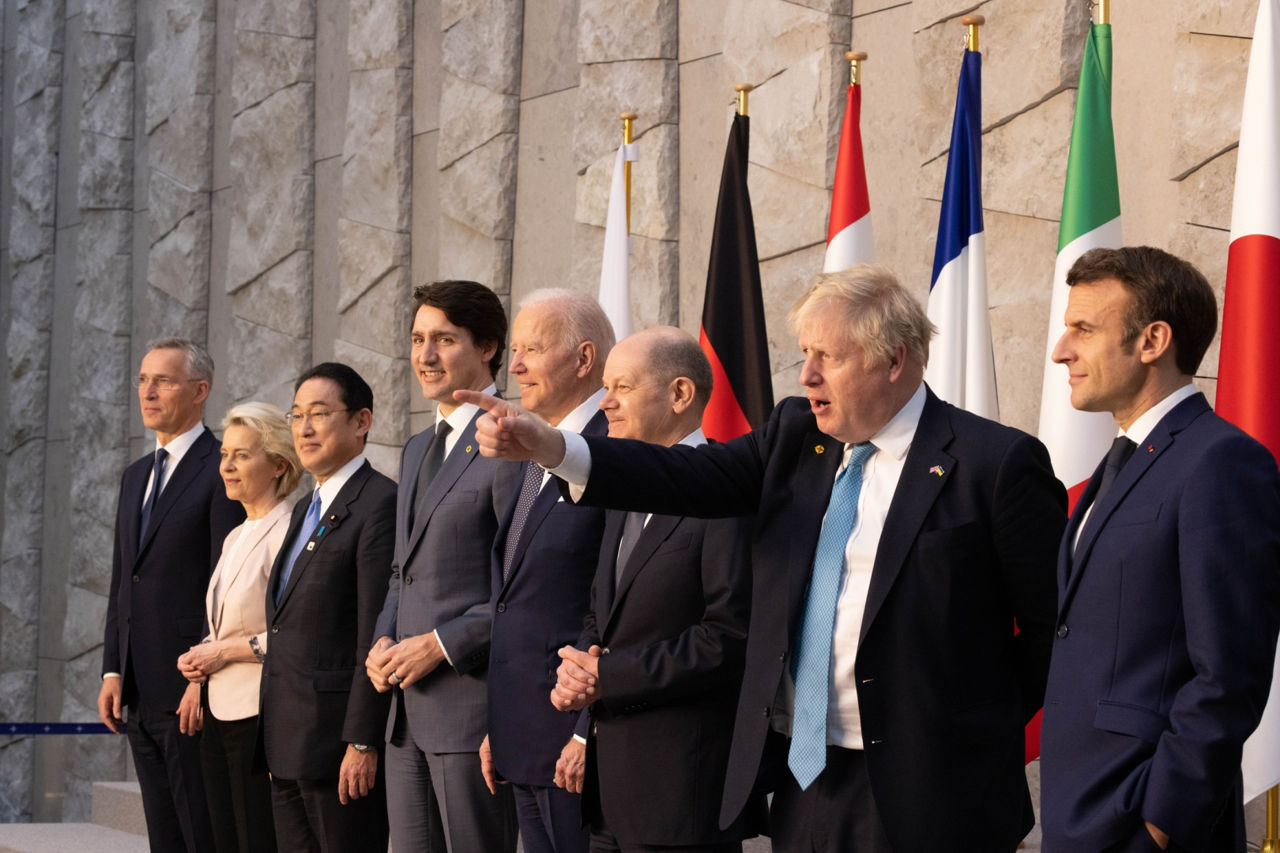 Страны G7 договорились принять меры, чтобы остановить рост цен на энергоносители.