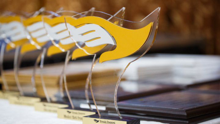 Cei mai buni moldoveni plecaţi din ţară au fost premiați. Foto: publika.md
