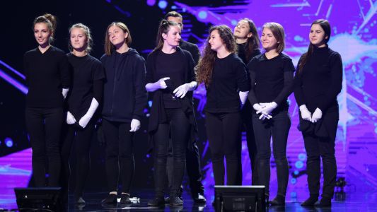 Hand Show de excepție a unui ansamblu din Chișinău la Românii au Talent.