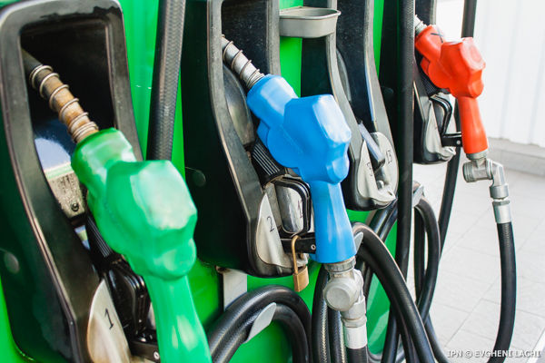 Prețuri noi la carburanți: Cât vor costa motorina și benzina