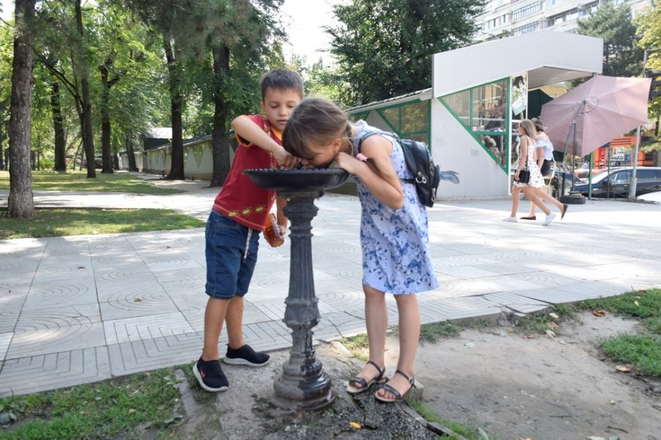 В столице заработали питьевые фонтанчики.
