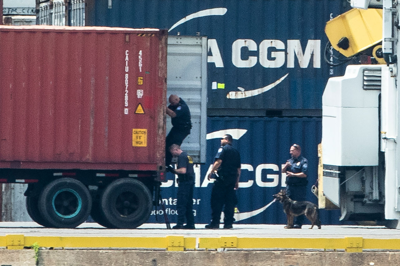 Aproape o tonă și jumătate de heroină, descoperită într-un port din Bulgaria.
