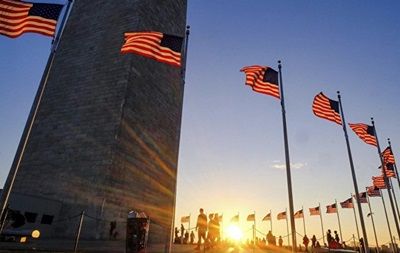 Министерство внутренних дел США временно заморозило работу более 200 консультационных советов, комитетов и подкомитетов.