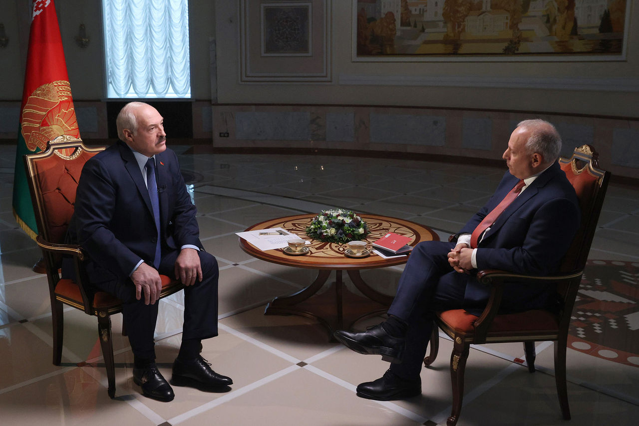 Лукашенко допустил, что Белоруссия помогла мигрантам проникнуть в Польшу.