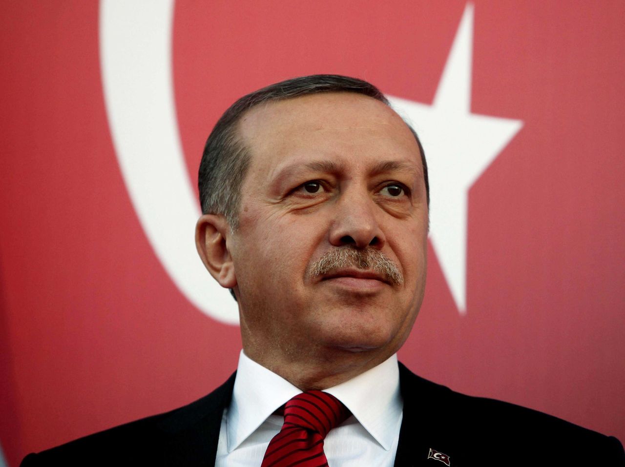 Turcia nu va înceta lupta până când organizaţia teroristă Stat Islamic şi militanţii kurzi nu vor fi învinși, a promis preşedintele turc, Recep Erdogan.