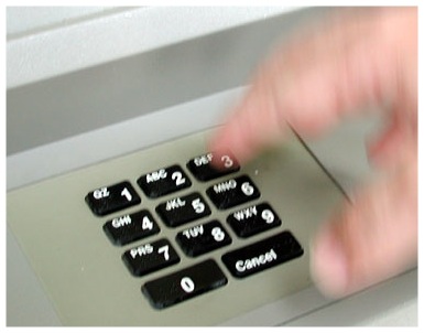 Dacă PIN-ul este data naşterii tale, orice an din perioada 1900-1999 sau o secvenţă numerică evidentă, şansele cresc