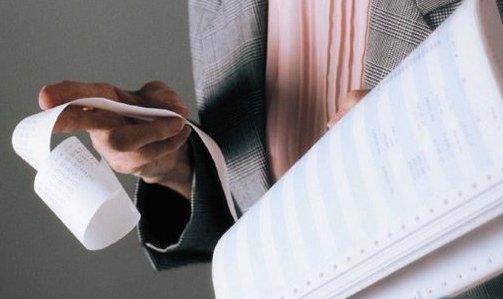 Potrivit Codului Fiscal, sunt obligaţi să prezinte declaraţia cu privire la impozitul pe venit persoanele fizice care lucrează la două sau mai multe locuri de muncă.