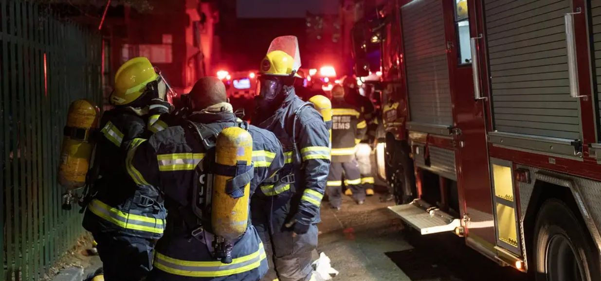 В ЮАР при пожаре в Йоханнесбурге погибли 73 человека.