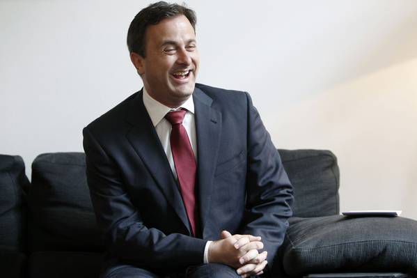 Xavier Bettel este primul lider în exerciţiu din Uniunea Europeană care se va căsători cu o persoană de același sex. Foto: libertatea.ro