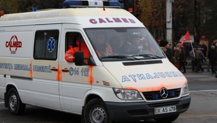 Un bărbat de 42 de ani din Chișinău a ajuns la spital cu arsuri în urma unui incendiu.