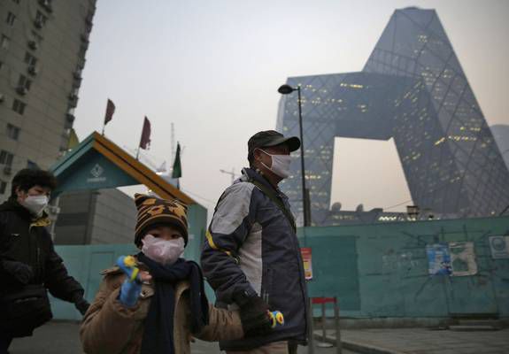 La Beijing a fost declarat, în premieră, cod roșu de poluare atmosferică. Foto: libertatea.ro