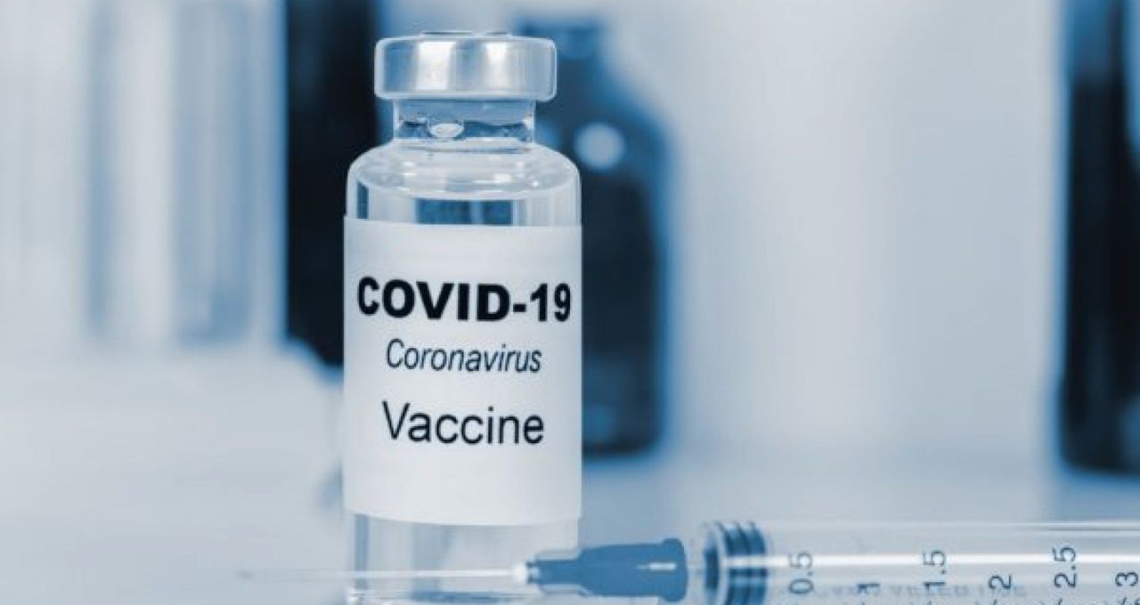 Минздрав пояснил, кому нужна дополнительная доза вакцины от COVID-19.