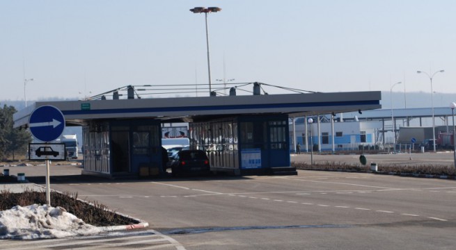 Fluxul persoanelor care au traversat frontiera de stat a constituit aproximativ 221,5 mii persoane, iar traficul mijloacelor de transport a înregistrat un flux de 50 mii unităţi.