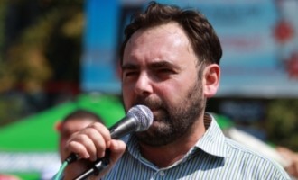 Nu este exclus că, pe parcurs, ei vor reuși. Să le dăm o șansă”, i-a luat peste picior Mark Tkaciuk.