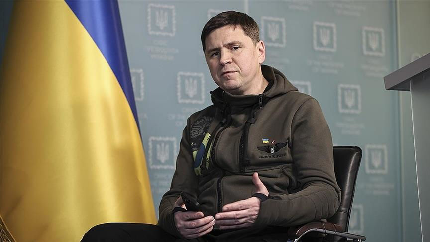 Подоляк: Лукашенко хочет иметь равные отношения не только с РФ, но и с Китаем.
