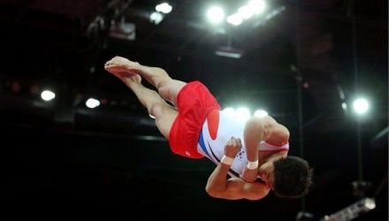 În finala la sărituri masculin s-a impus campionul mondial en-titre Yabg Hak Seon cu o medie de 16,533