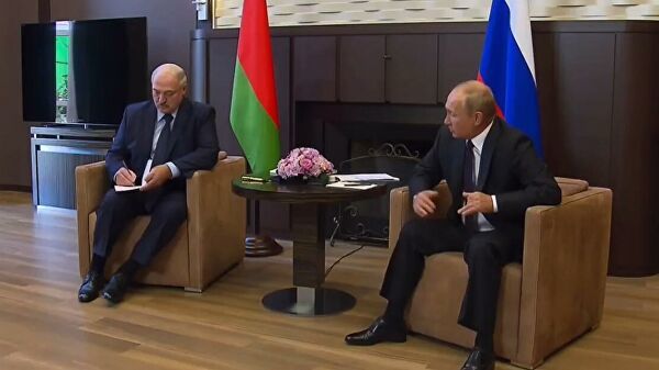 Песков раскрыл детали переговоров Путина и Лукашенко.