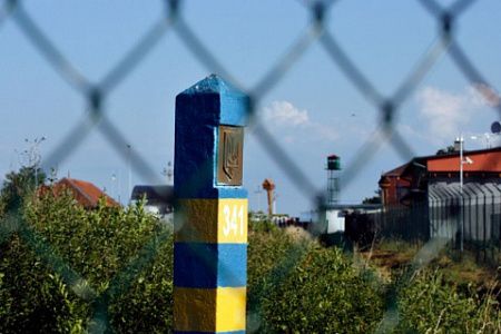 По ее словам, "разоблачены преступные схемы, по которым транзитные грузы заходят в Украину".