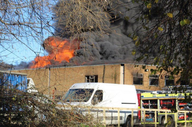 Panică la Londra: Incendiu și un nor uriaș de fum deasupra metropolei