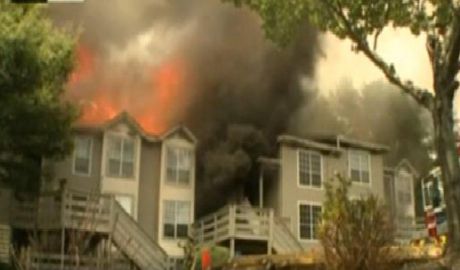 Un incendiu de amploare a izbucnit într-un bloc din oraşul american Atlanta. Foto: jurnal.md