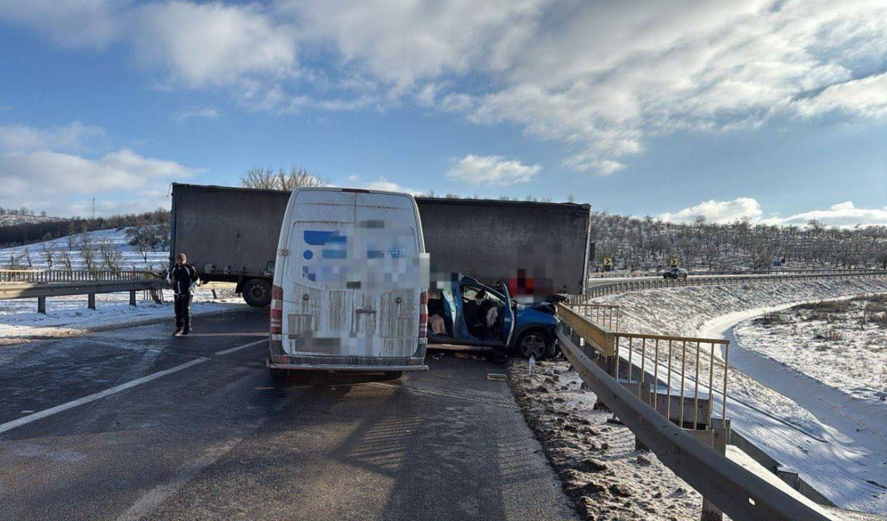 В ДТП в Новоаненском районе пострадали шесть человек.