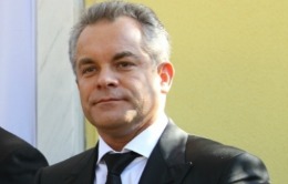 Și procurorul a insistat ca ședință să fie închisă.