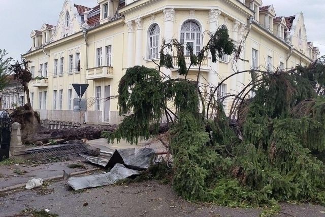 Imagini noi de la furtuna de acum două săptămâni din România.