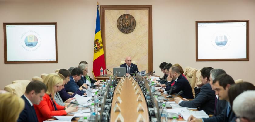 Guvernul scoate birocrația de la vamă. Foto: gov.md