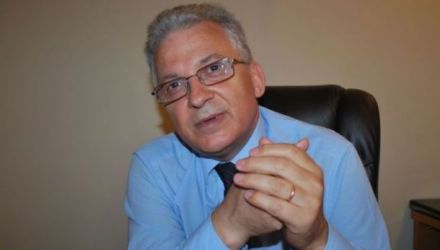 Este căsătorit și are doi copii, intrepretul Dan Balan și prezentatorea TV, Sanda Balan.