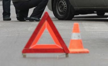 24-летний мужчина находился за рулем BMW, который при обгоне на встречной полосе столкнулся с автофургоном, перевозившим продукты.