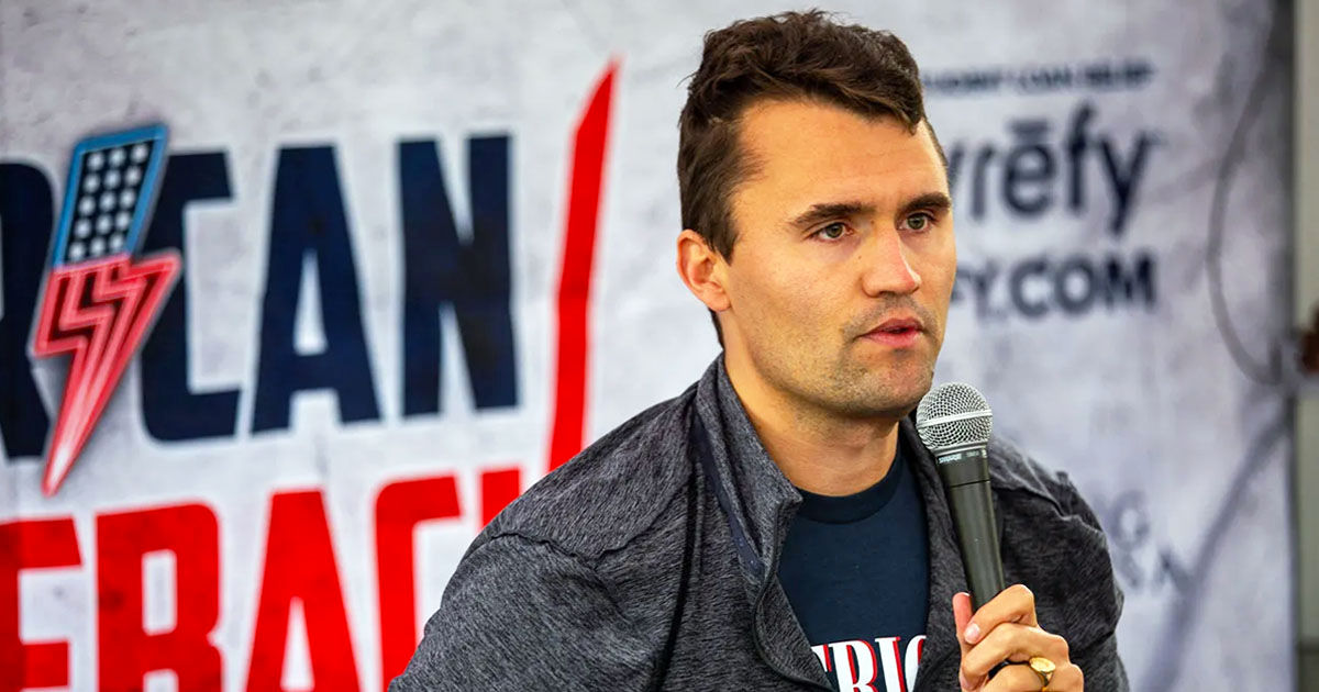 Aproximativ 30 de persoane, concediate în SUA pentru declarații inadecvate despre Charlie Kirk.
