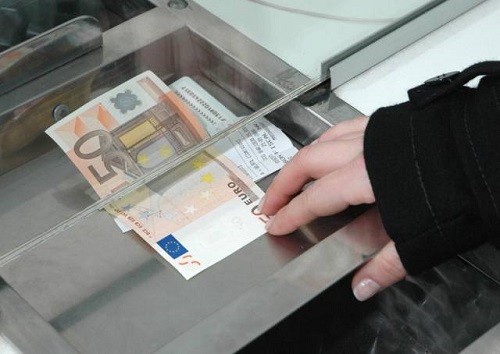 Евро стоит сегодня 18.91 и это на шесть банов больше, чем в конце минувшей недели.