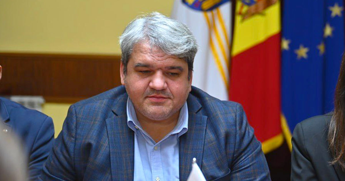 Fostul șef al Direcției mobilitate urbană va fi cercetat în libertate.