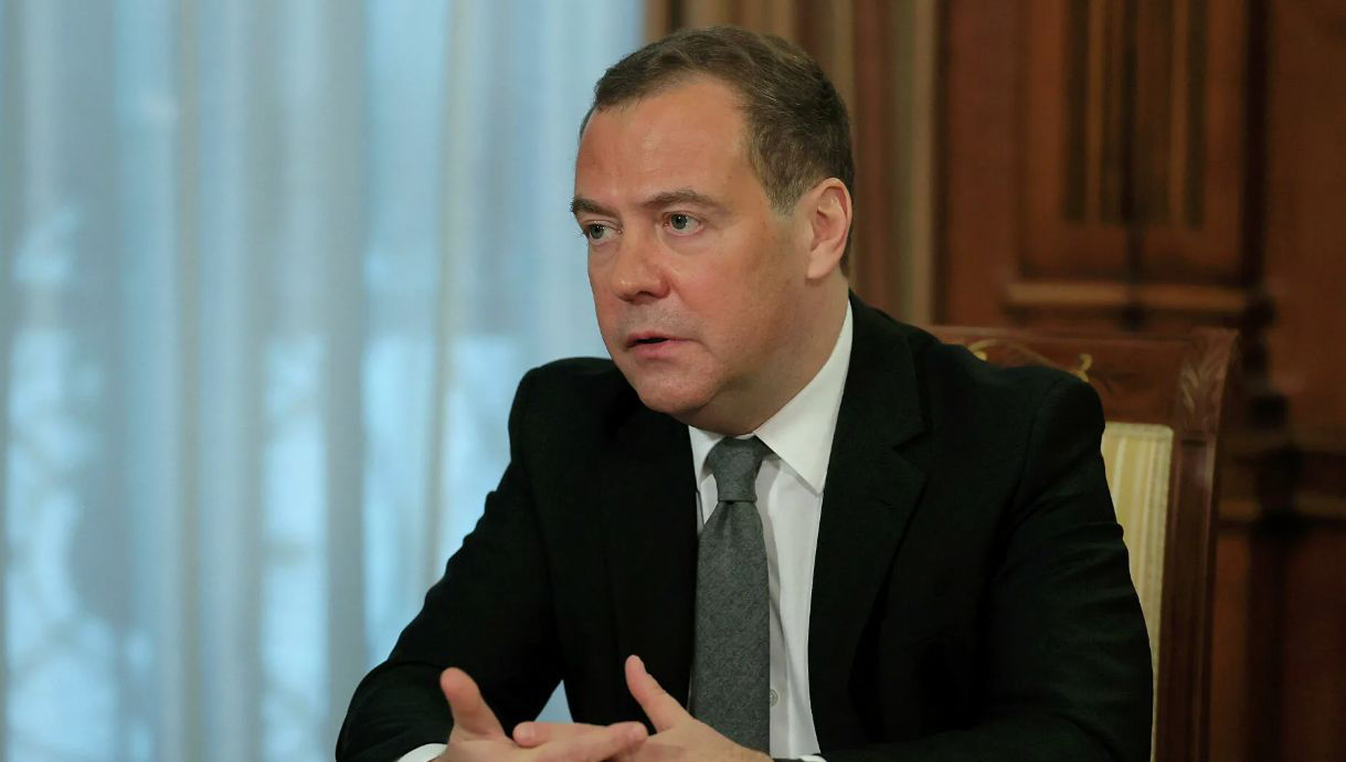 Медведев счел недостаточным для мира отказ Украины от вступления в НАТО.