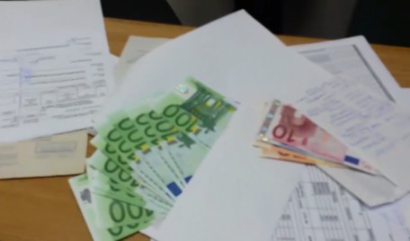 200 игровых автоматов были импортированы из Греции.