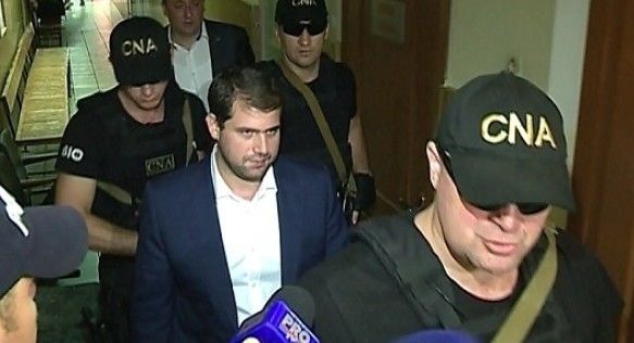Avocații lui Ilan Șor, învinuit de spălare de bani şi escrocherie în proporţii deosebit de mari, susțin că clientul lor continuă să-și îndeplinească atribuțiile de primar al Orheiului și gestionează cu succes problemele orașului.