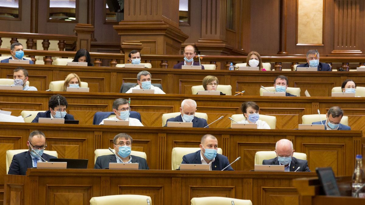 Платформа DA просит отменить голосование в первом чтении по проектам бюджета.