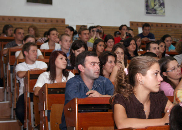 48 университетов Румынии приглашают в этом году на учебу выпускников молдавских  лицеев.