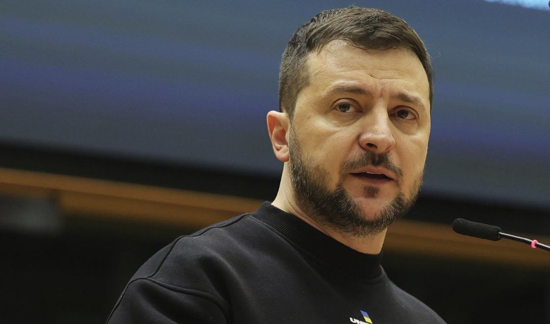 Зеленский о Венгрии: "Как может быть страна НАТО за Россию?".