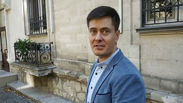 МВД, НЦБК и прокуратура не знают офицеров, проводивших обыски у блогера Харгела.