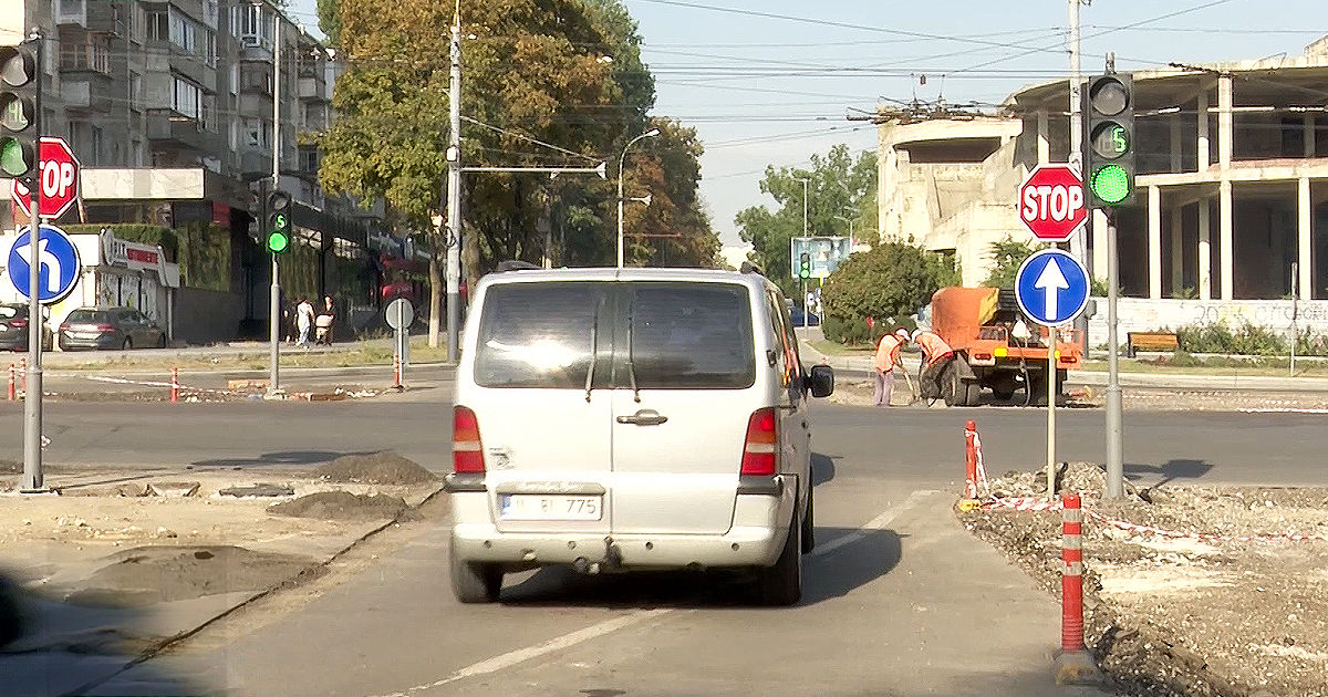Semafoare cu bucluc: Noile semnalizatoare de la Botanica funcționează în regim de testare.