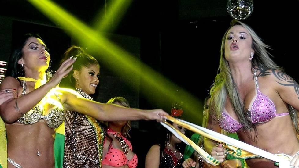 Конкурс красоты Miss BumBum 2018 завершился потасовкой. 