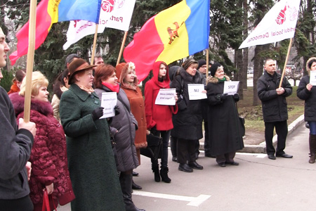 Социал-демократическая партия продолжает борьбу с пропагандой гомосексуализма.